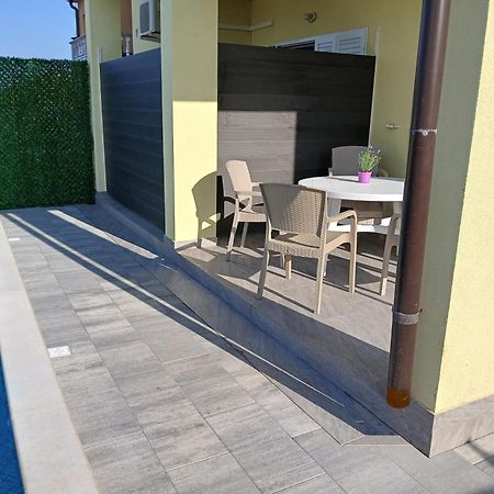 Apartmani Jelic Vinjerac Esterno foto
